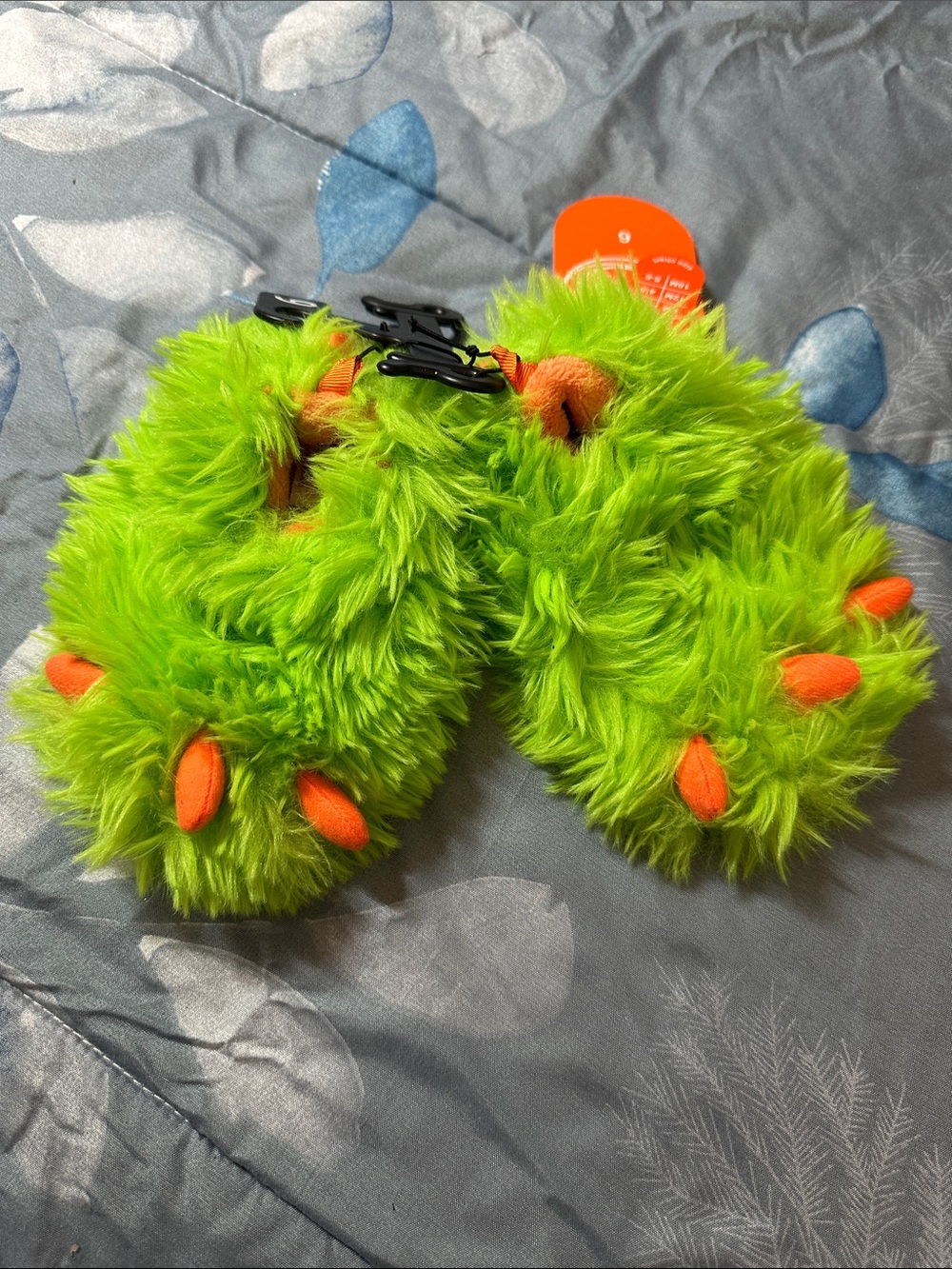 NWT wonder nation Plush Monster Slippers in Bright Green and Orange Sz 6